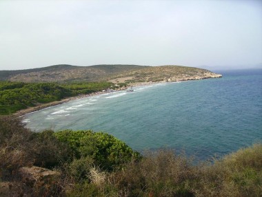 L’insenatura con la spiaggia di Coaccadus vista da Torre Cannai